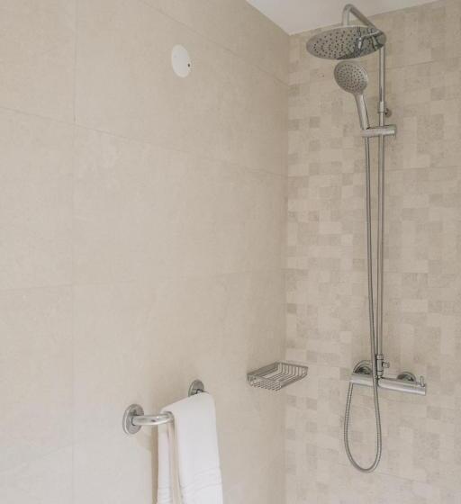 マウンテンビュースタンダードルーム, Vouga