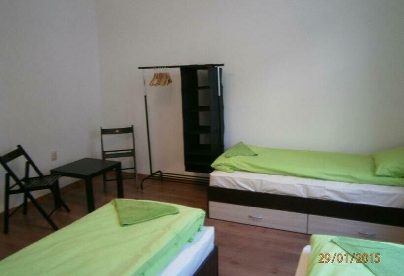 エコノミー4人部屋, Ivory Tower Hostel