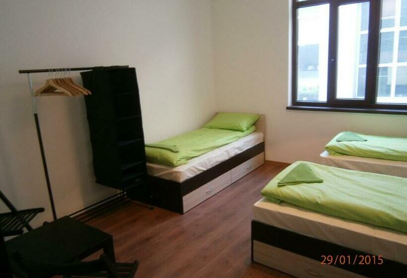 Четырехместный Номер Economy, Ivory Tower Hostel