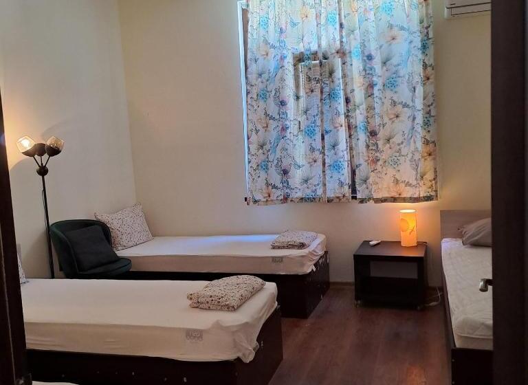 エコノミー4人部屋, Ivory Tower Hostel