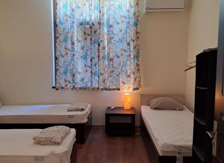 エコノミー4人部屋, Ivory Tower Hostel