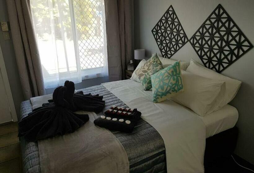 家庭间, Limassol Motel