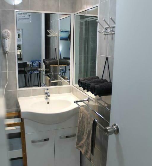 패밀리 룸, Limassol Motel