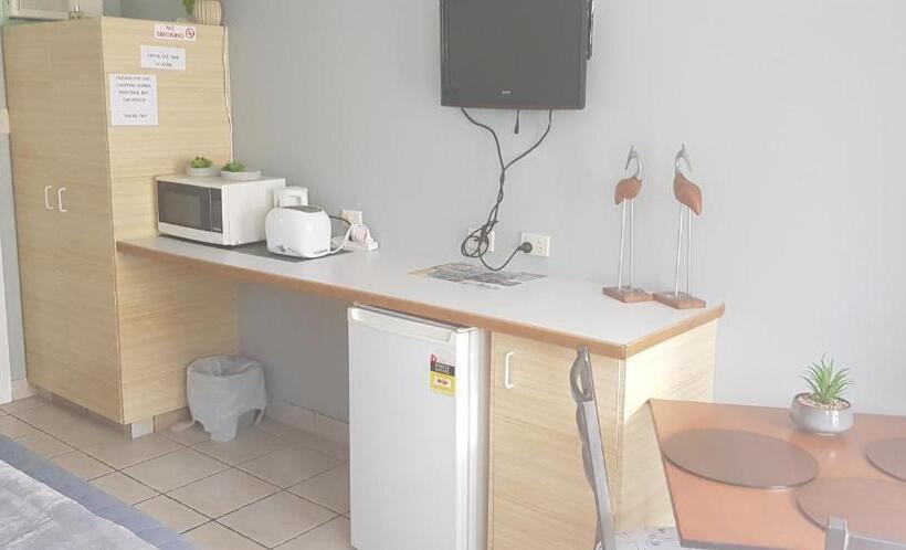 غرفة قياسية مزوَّدة بشُرفة, Limassol Motel