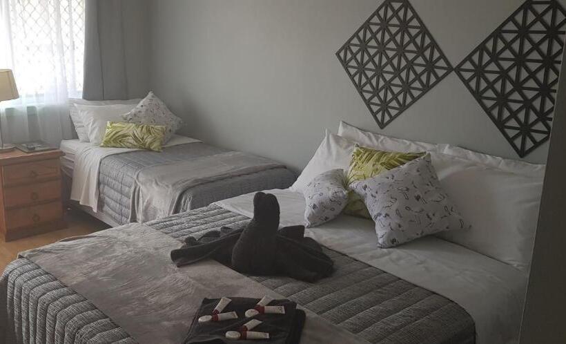 غرفة قياسية مزوَّدة بشُرفة, Limassol Motel