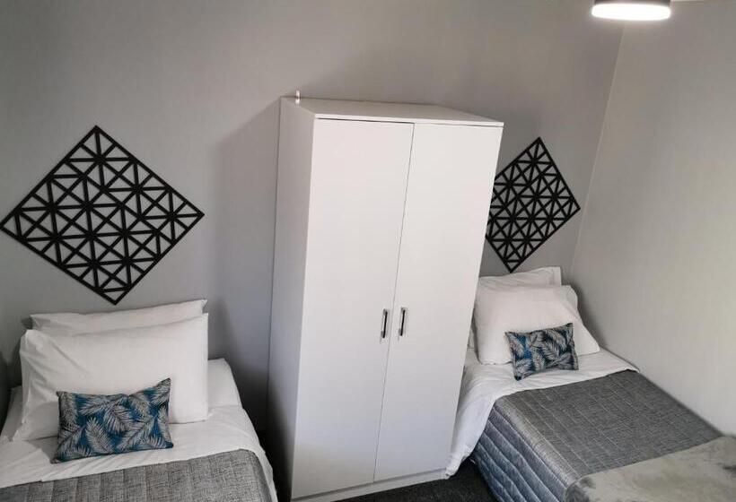 家庭间, Limassol Motel