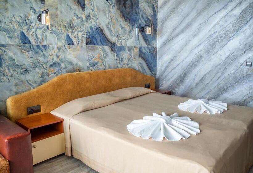 غرفة قياسية مزوَّدة بشُرفة, Petar And Pavel Hotel & Relax Center