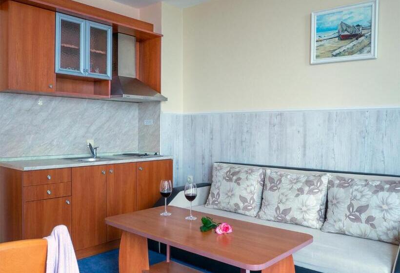آپارتمان 2 خوابه با بالکن, Petar And Pavel Hotel & Relax Center
