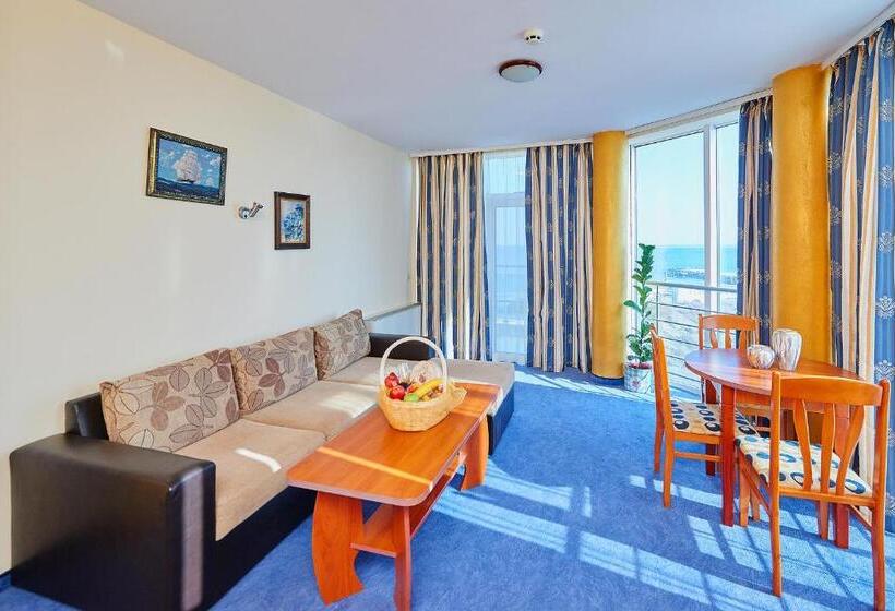 Апартаменты 1 Спальня с Балконом, Petar And Pavel Hotel & Relax Center