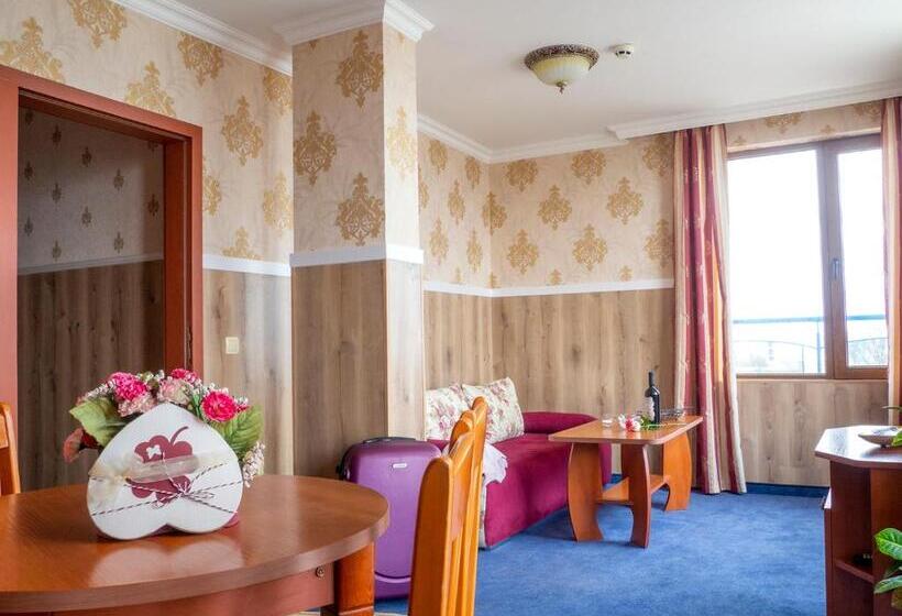Апартаменты 1 Спальня с Балконом, Petar And Pavel Hotel & Relax Center