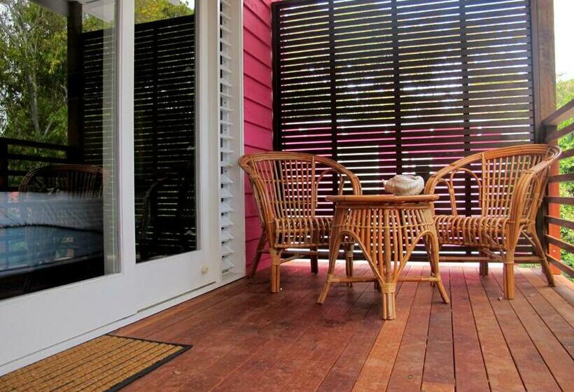 スタンダードルーム, Dolphins Backpackers