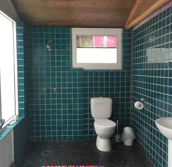 バス共有のスタンダードルーム, Dolphins Backpackers