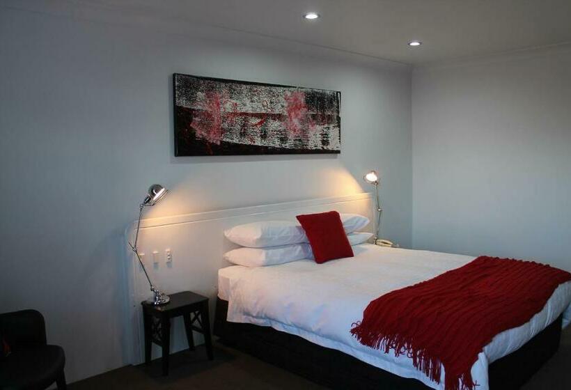 디럭스 룸, Alexander Motel