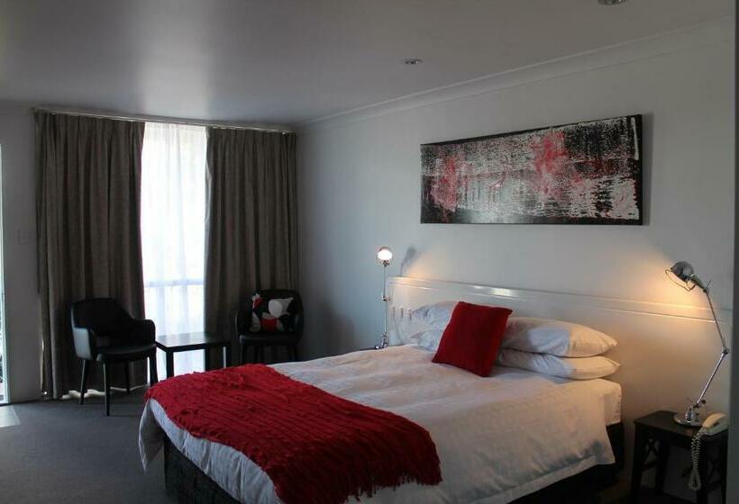 디럭스 룸, Alexander Motel