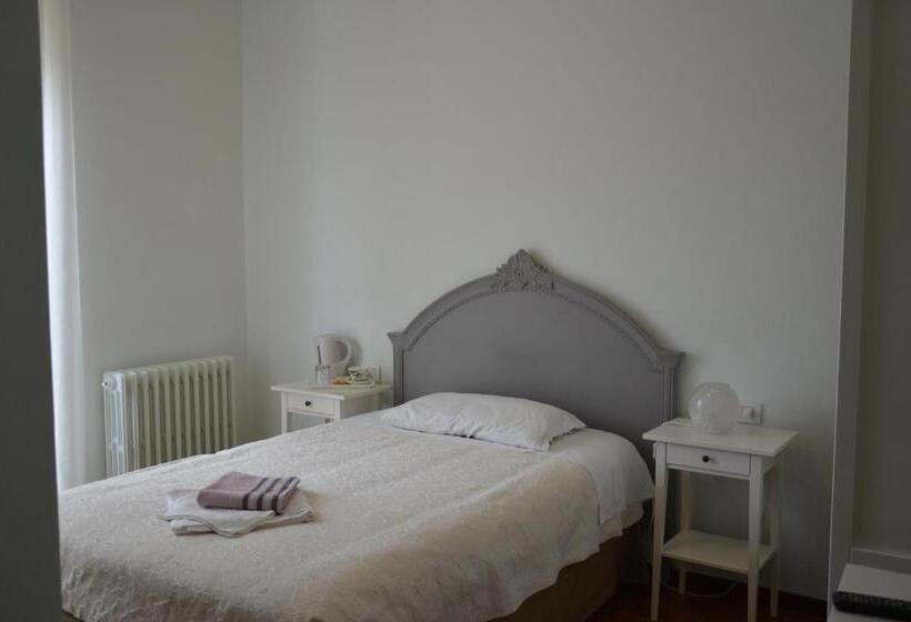 标准单人间, B&b Cherry En Rose