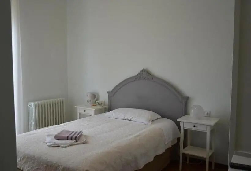 Standard Yhden Hengen Huone, B&b Cherry En Rose