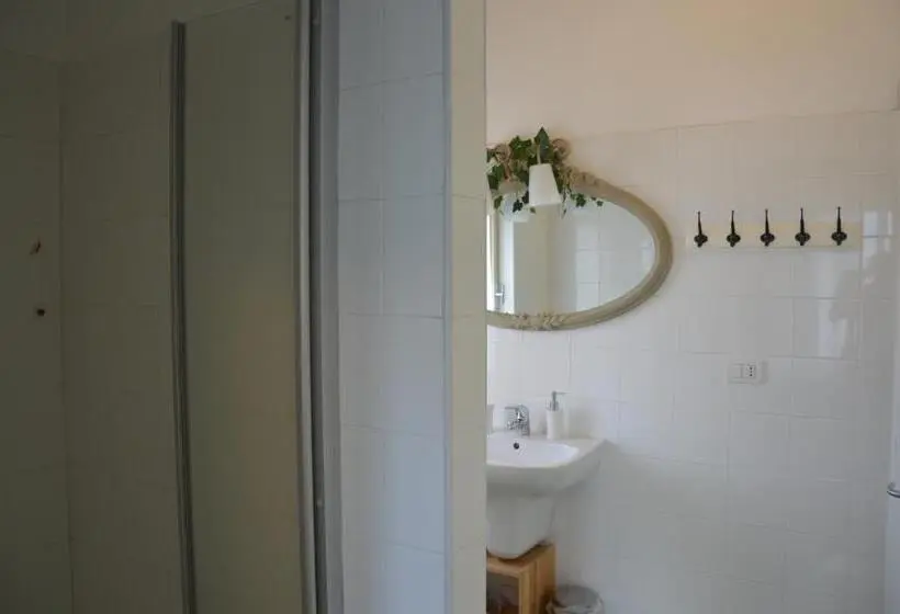 Standard Yhden Hengen Huone, B&b Cherry En Rose