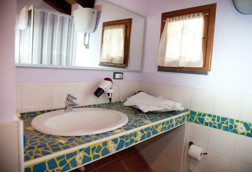 Номер Стандарт Трехместный, B&b Corte Catalana