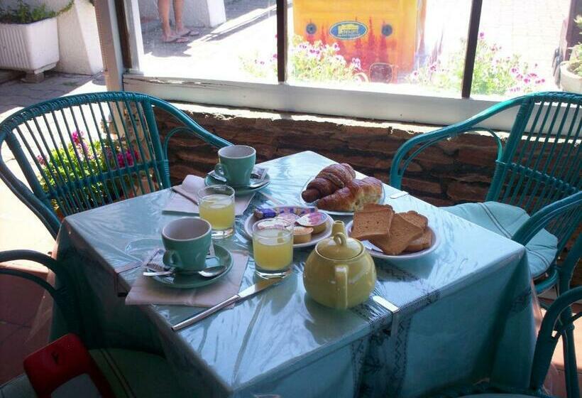 标准房带园景, La Dea Madre