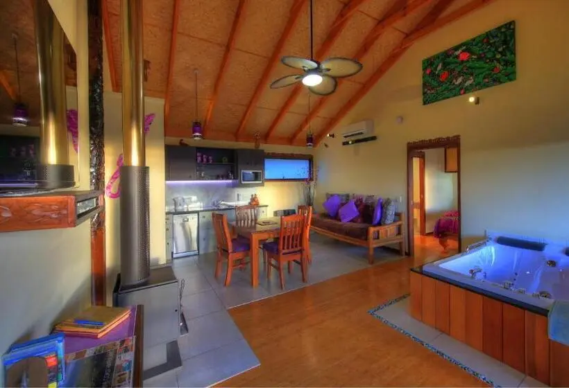 Villa 2 Makuuhuonetta, Maleny Tropical Retreat
