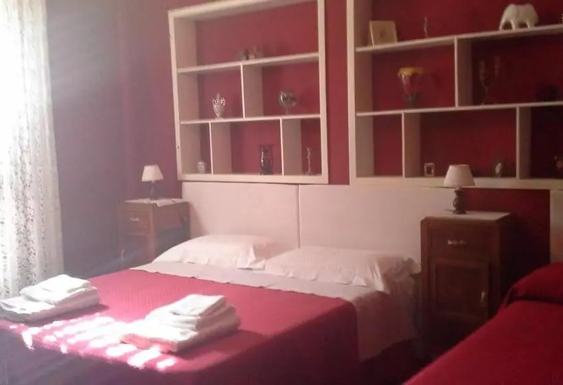コンフォートトリプルルーム, Villa Carmen On Etna