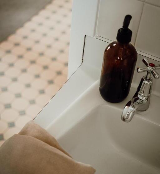 豪华三人间, Windarra On High