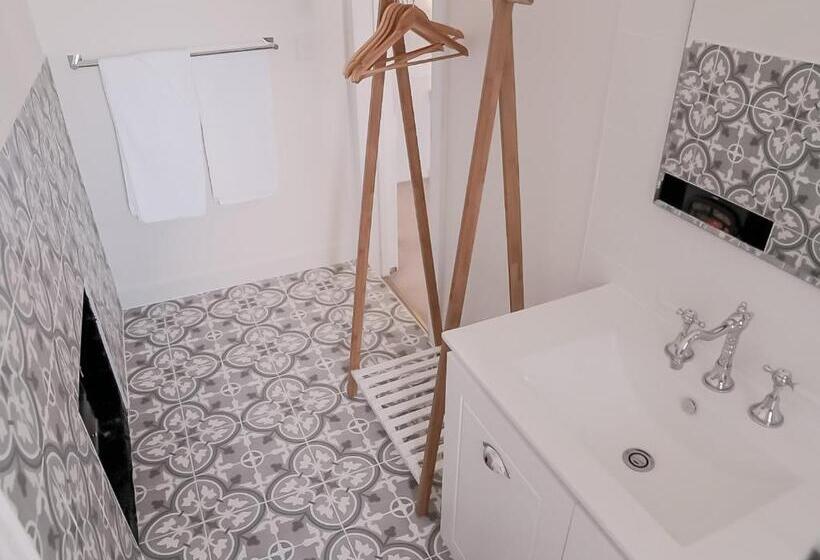 带阳台套房, Windarra On High