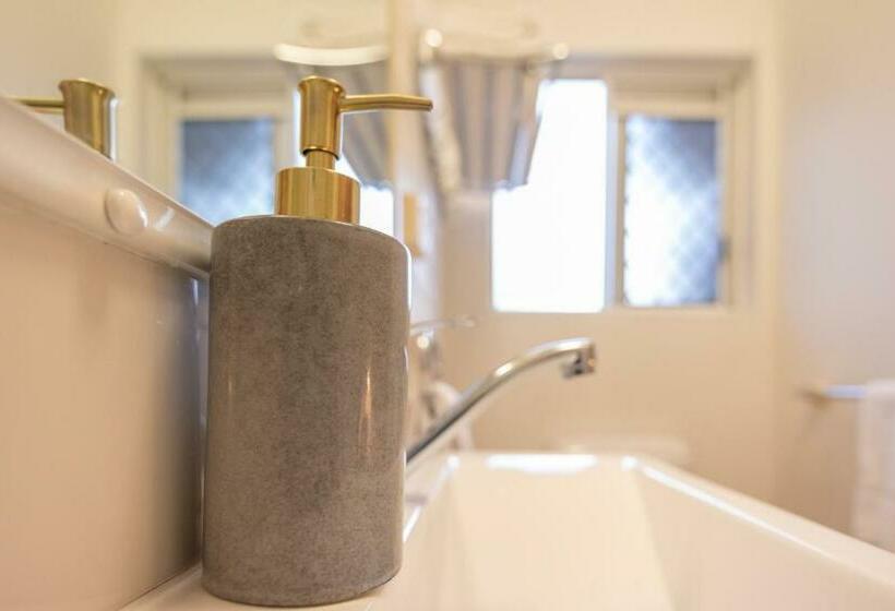 غرفة قياسية, Benson Court Motel