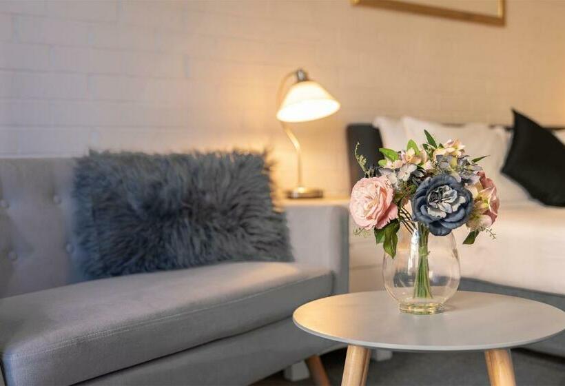 إستوديو قياسى, Benson Court Motel