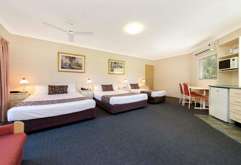 غرفة عائلية, Benson Court Motel