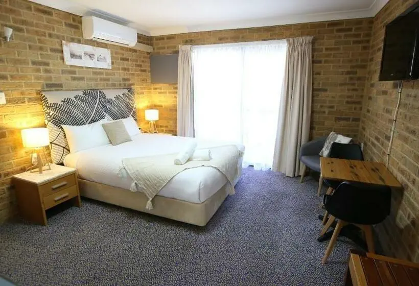 Standard-huone Allasnäkymä, Hawks Nest Motel