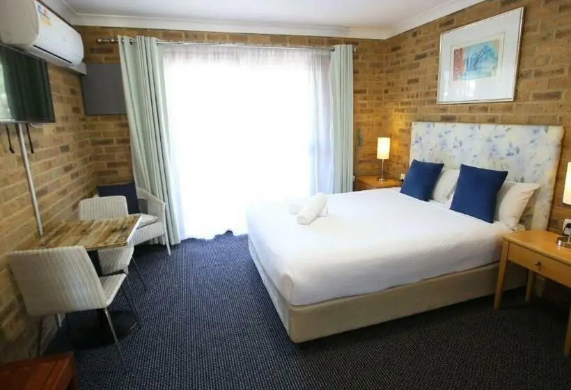 Standard-huone Allasnäkymä, Hawks Nest Motel