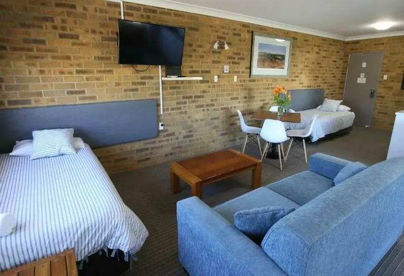 Perhesviitti, Hawks Nest Motel