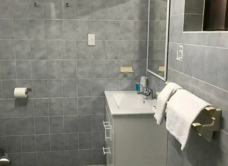 Standard-huone Allasnäkymä, Hawks Nest Motel
