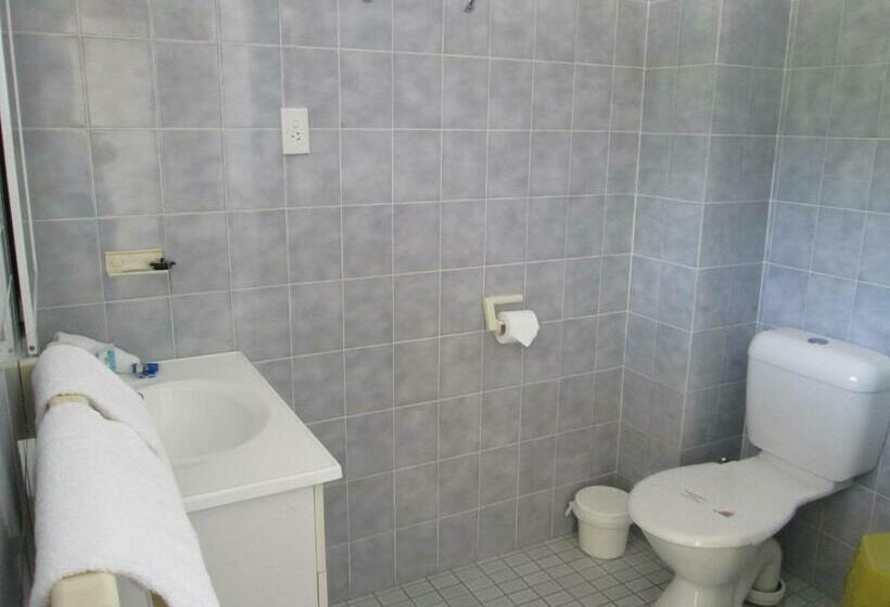 Номер Стандарт Вид на Бассейн, Hawks Nest Motel