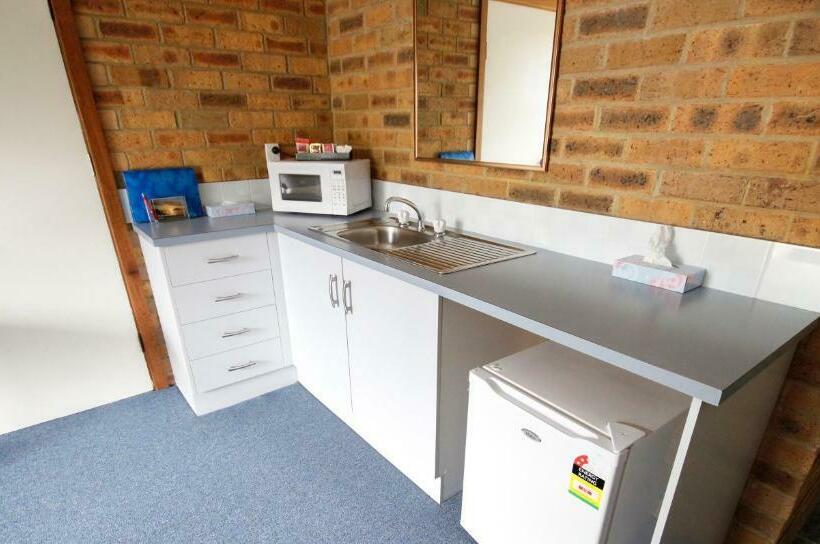 חדר סטנדרט נוף לבריכה, Hawks Nest Motel