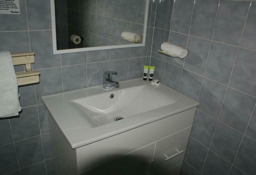 דירת חדר נוף לבריכה, Hawks Nest Motel