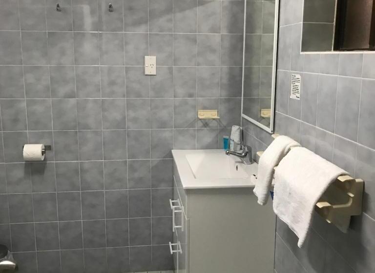 דירת חדר נוף לבריכה, Hawks Nest Motel