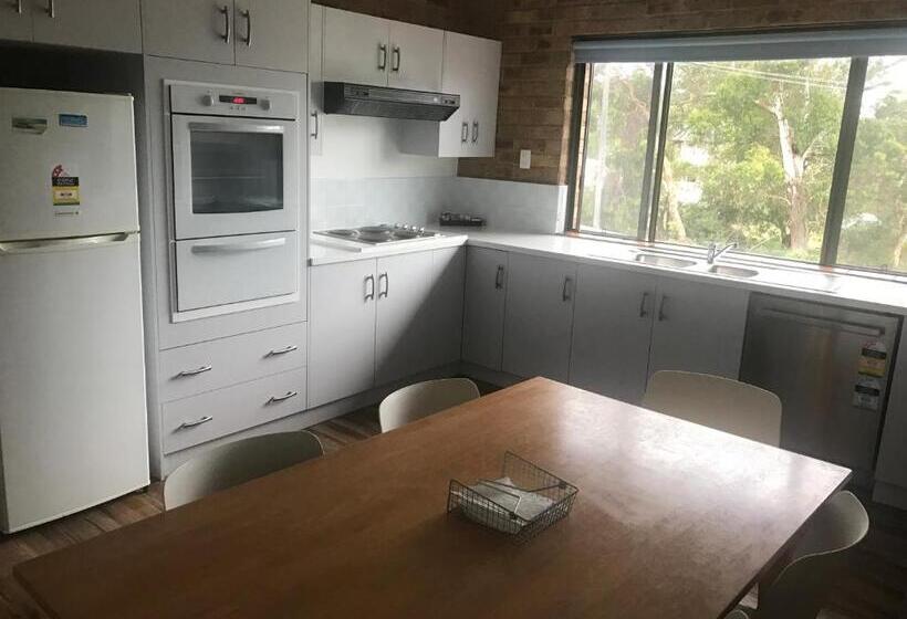 Семейные Апартаменты 3 Спальни, Hawks Nest Motel