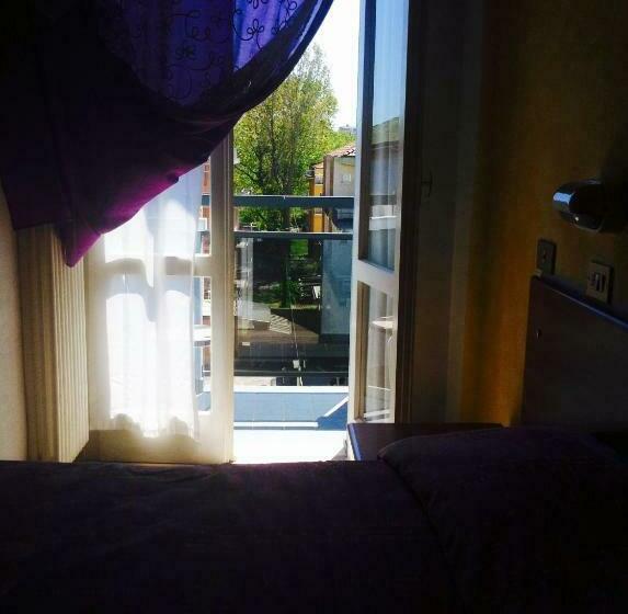 اتاق استاندارد با بالکن, Amoha