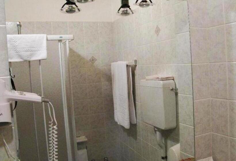 סוויטת ג'וניור משפחתית, Bucaneve