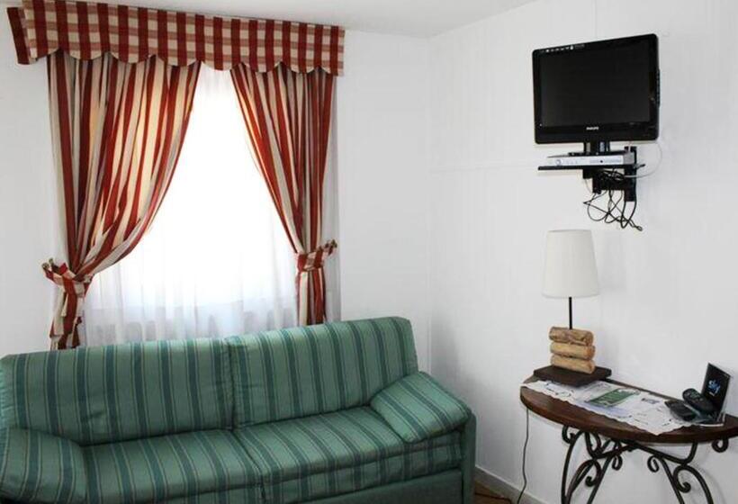 סוויטת ג'וניור עם מרפסת, Bucaneve