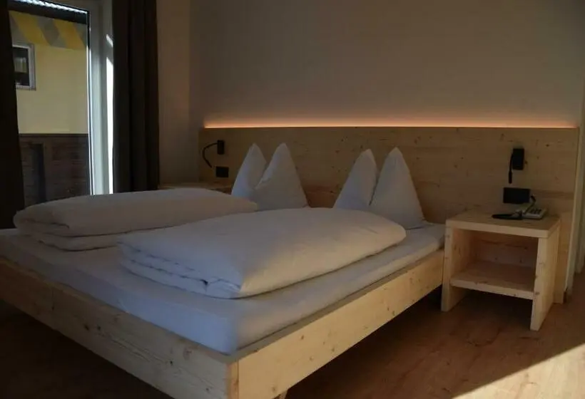 Standard-huone, Central