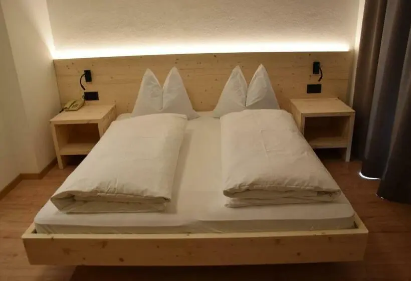 Standard-huone, Central