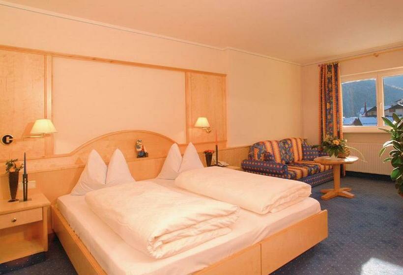 Comfort room with balcony, Central