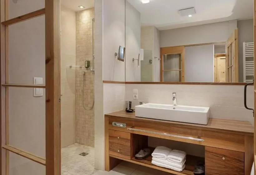 Standard-huone Terassi, Chalet Mirabell