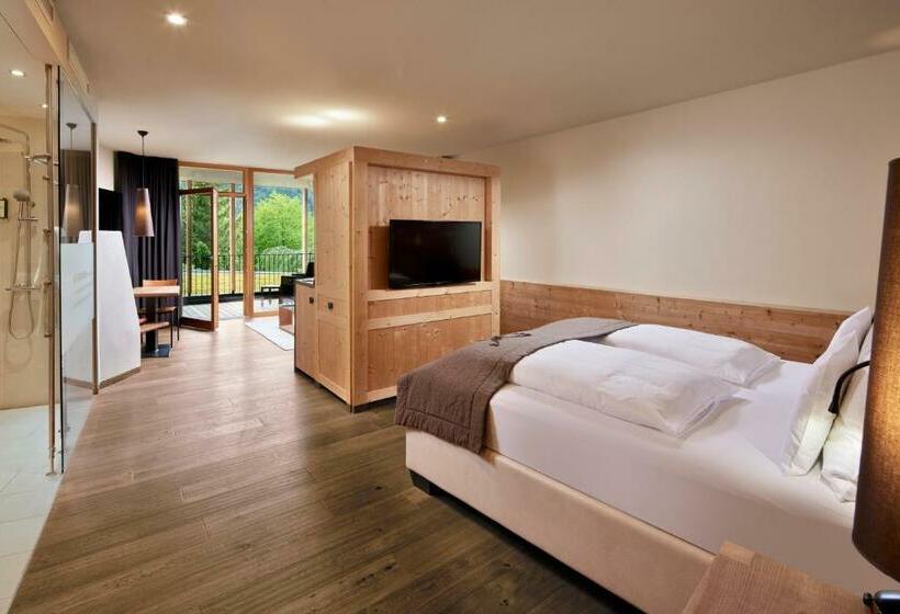 סוויטה דלוקס, Engels Park