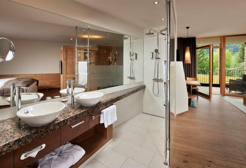 סוויטה דלוקס, Engels Park