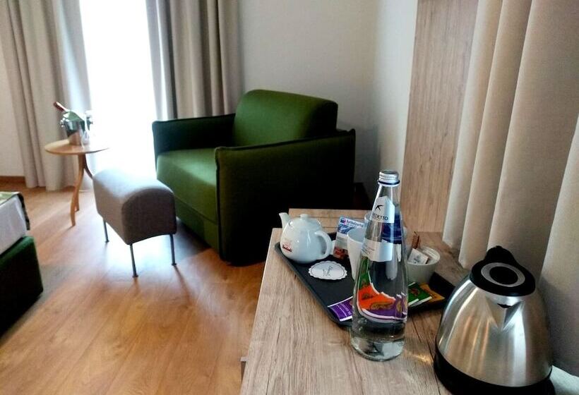 豪华三人间, Kronplatzer Hof