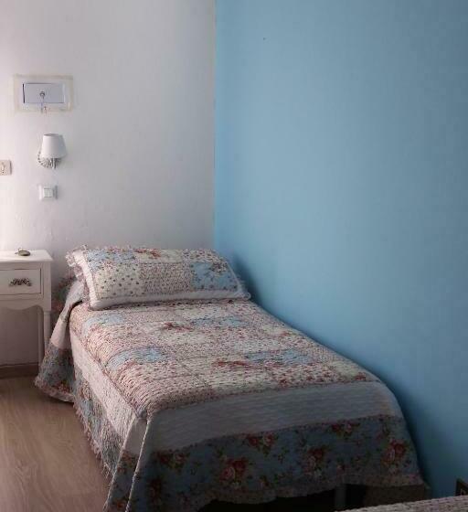 غرفة قياسية مزوَّدة بشُرفة, Santiago